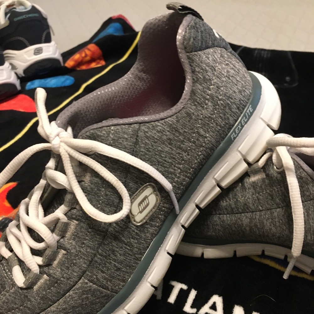 Woman’s Skechers Elite, 7 NWT - Picture 5 of 6